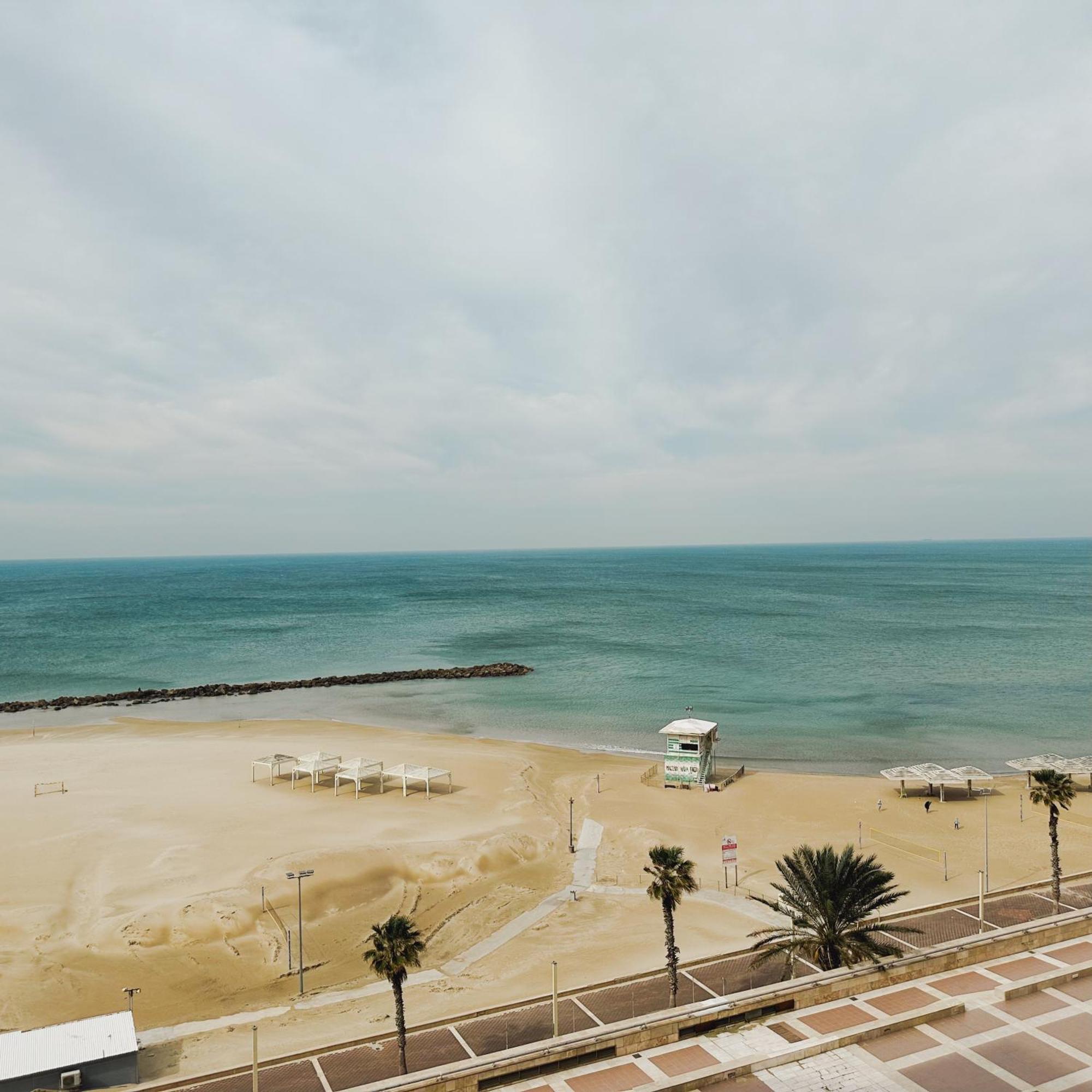 מגדל אלמוג חיפה - דירות "בלו ביץ'" על הים Buitenkant foto
